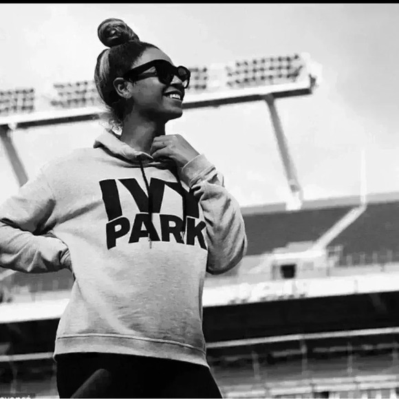 Ivy Park Beyoncé Hoodie Women's Medium Gray Pullover Sweatshirt Long Sleeve - Picture 1 of 10